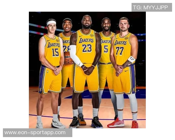 詹姆斯坚持东契奇最后出场引发热议湖记独家揭秘首发阵容介绍背后的故事 詹姆斯坚持东契奇最后出场引发热议湖记独家揭秘首发阵容介绍背后的故事